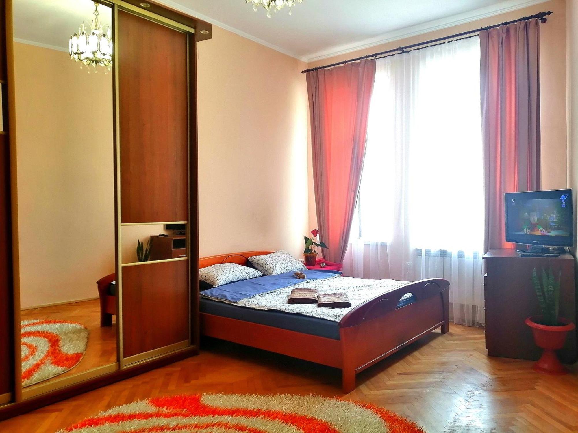 Flat On Sheptytskykh Apartment Lviv Ngoại thất bức ảnh