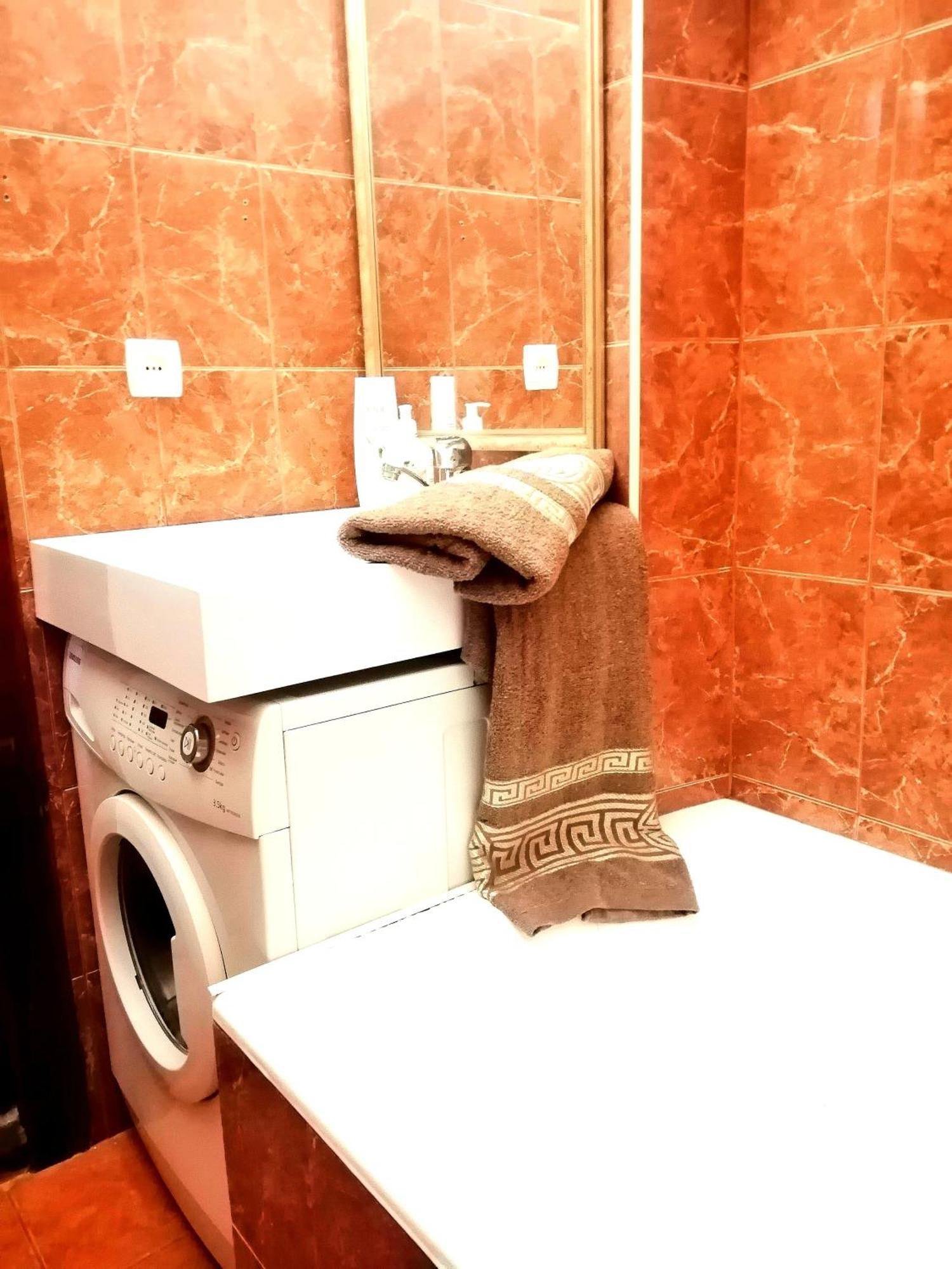 Flat On Sheptytskykh Apartment Lviv Ngoại thất bức ảnh