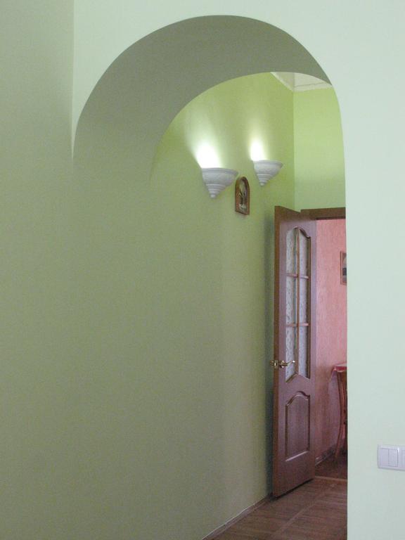 Flat On Sheptytskykh Apartment Lviv Ngoại thất bức ảnh