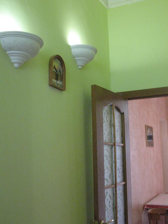 Flat On Sheptytskykh Apartment Lviv Ngoại thất bức ảnh