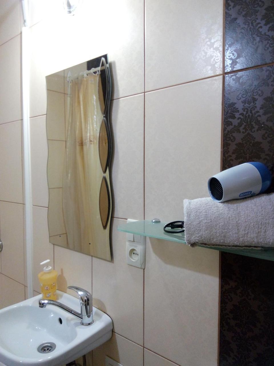 Flat On Sheptytskykh Apartment Lviv Ngoại thất bức ảnh