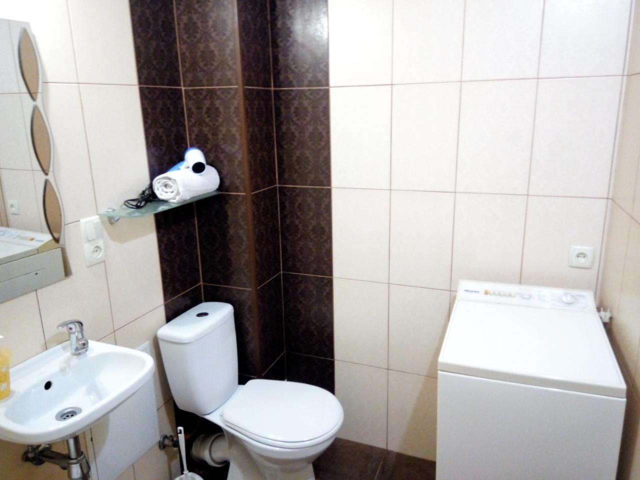Flat On Sheptytskykh Apartment Lviv Ngoại thất bức ảnh