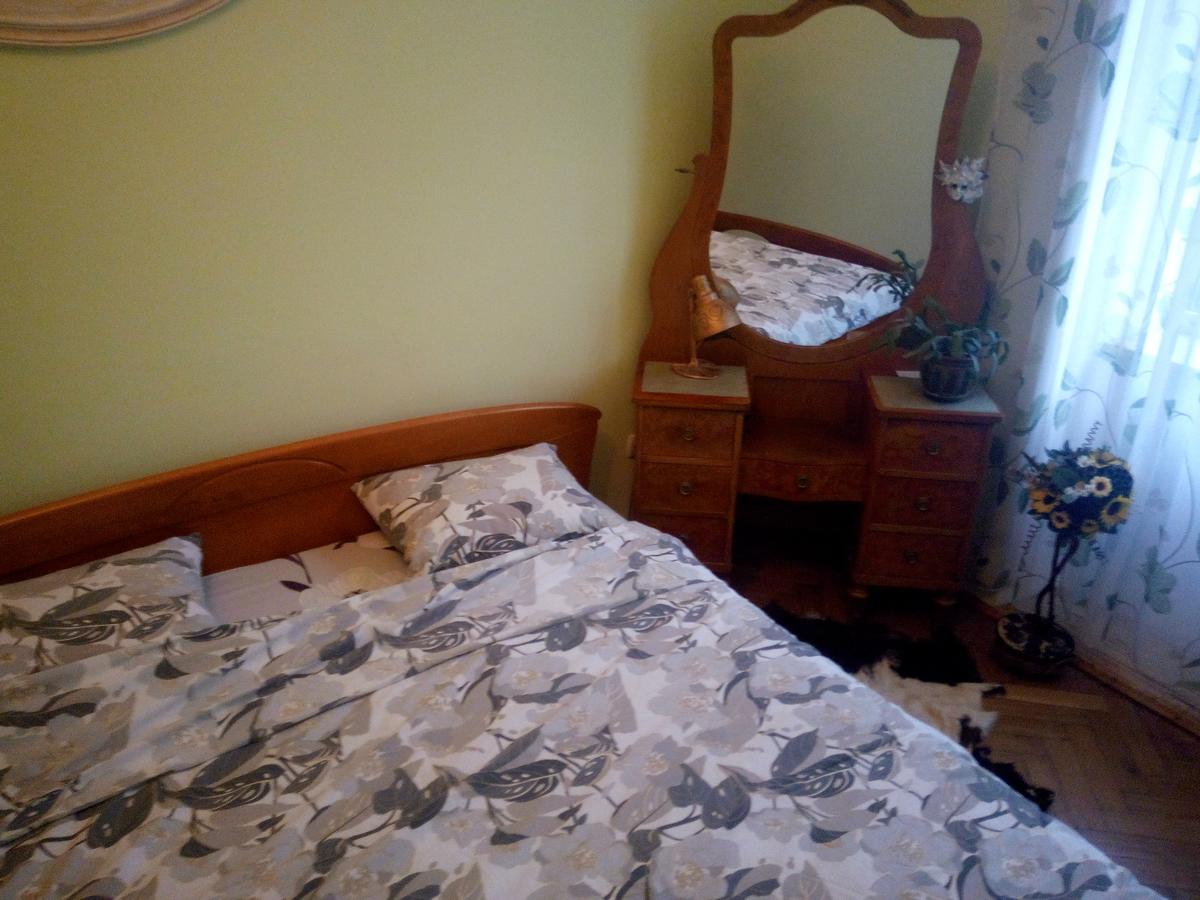Flat On Sheptytskykh Apartment Lviv Ngoại thất bức ảnh