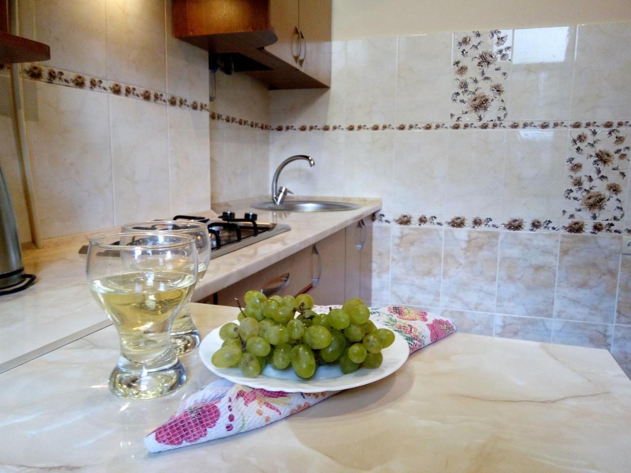 Flat On Sheptytskykh Apartment Lviv Ngoại thất bức ảnh