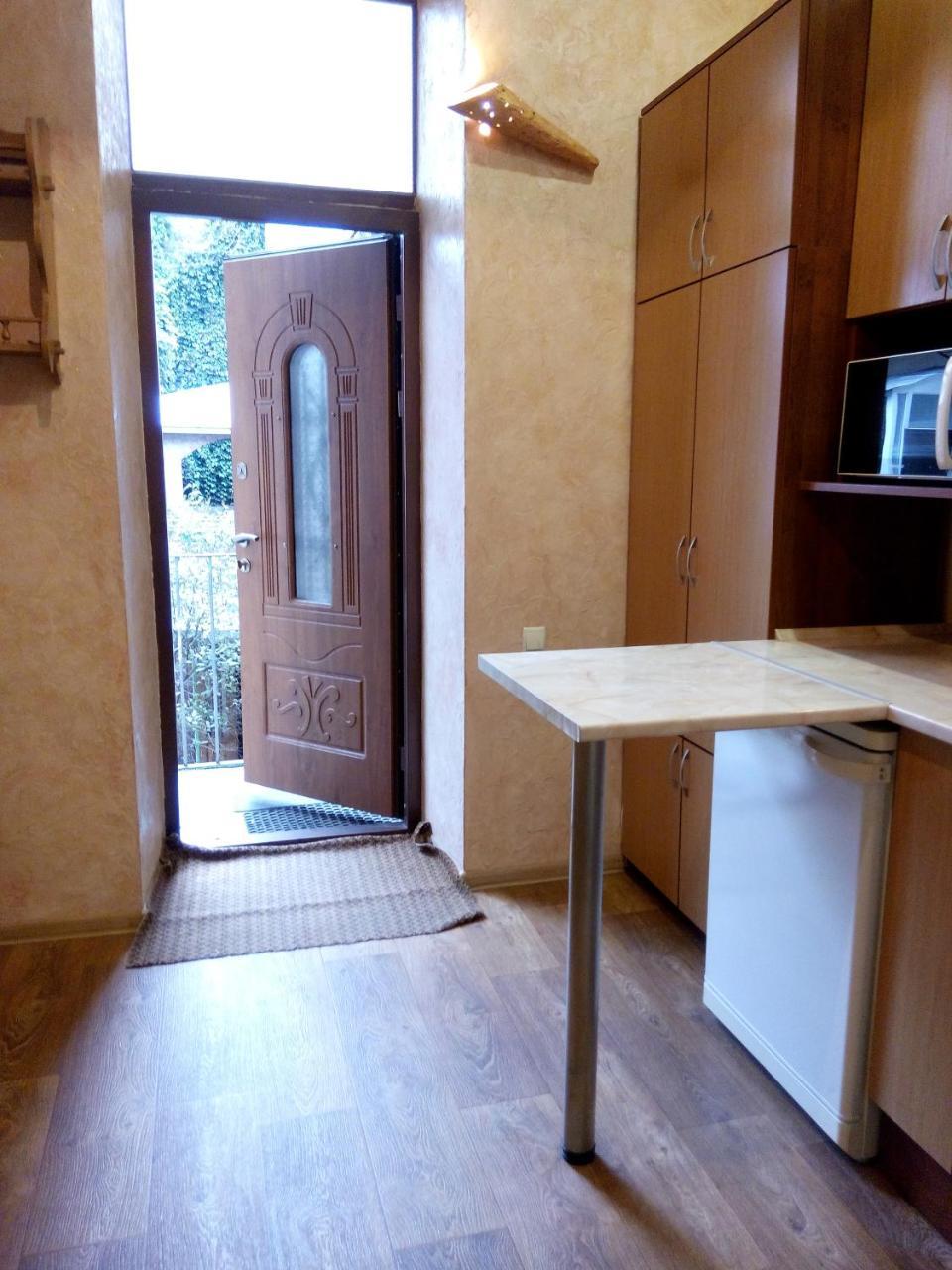 Flat On Sheptytskykh Apartment Lviv Ngoại thất bức ảnh