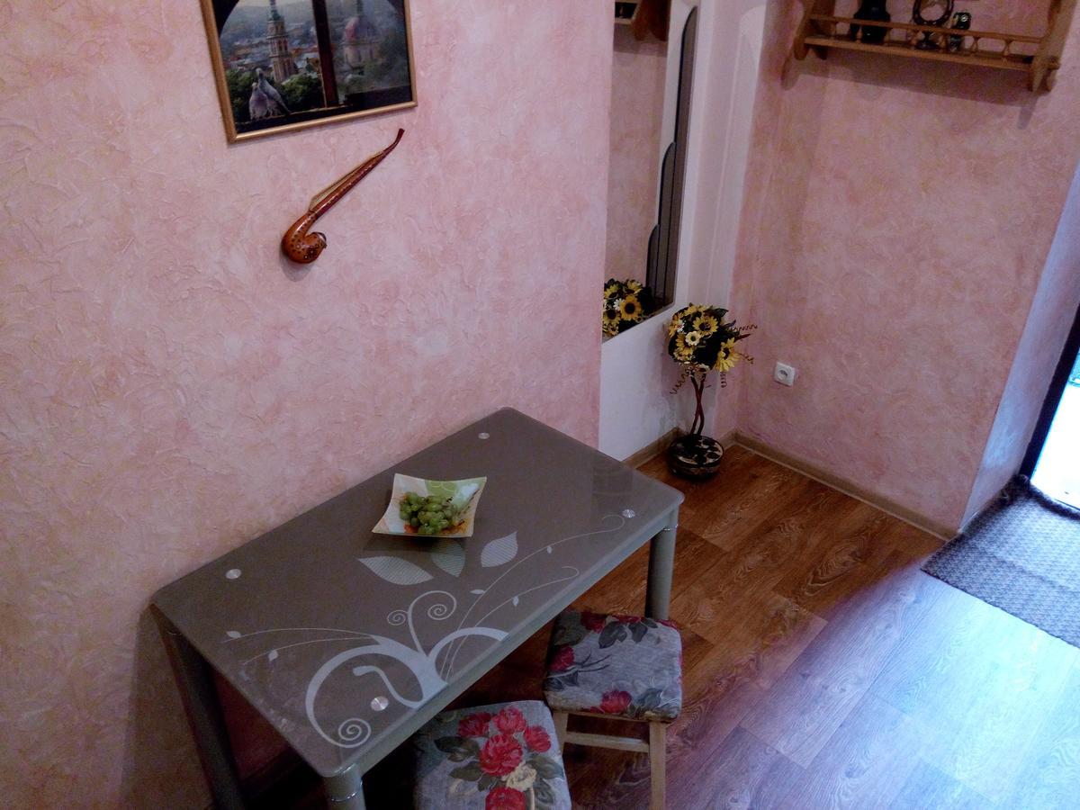 Flat On Sheptytskykh Apartment Lviv Ngoại thất bức ảnh