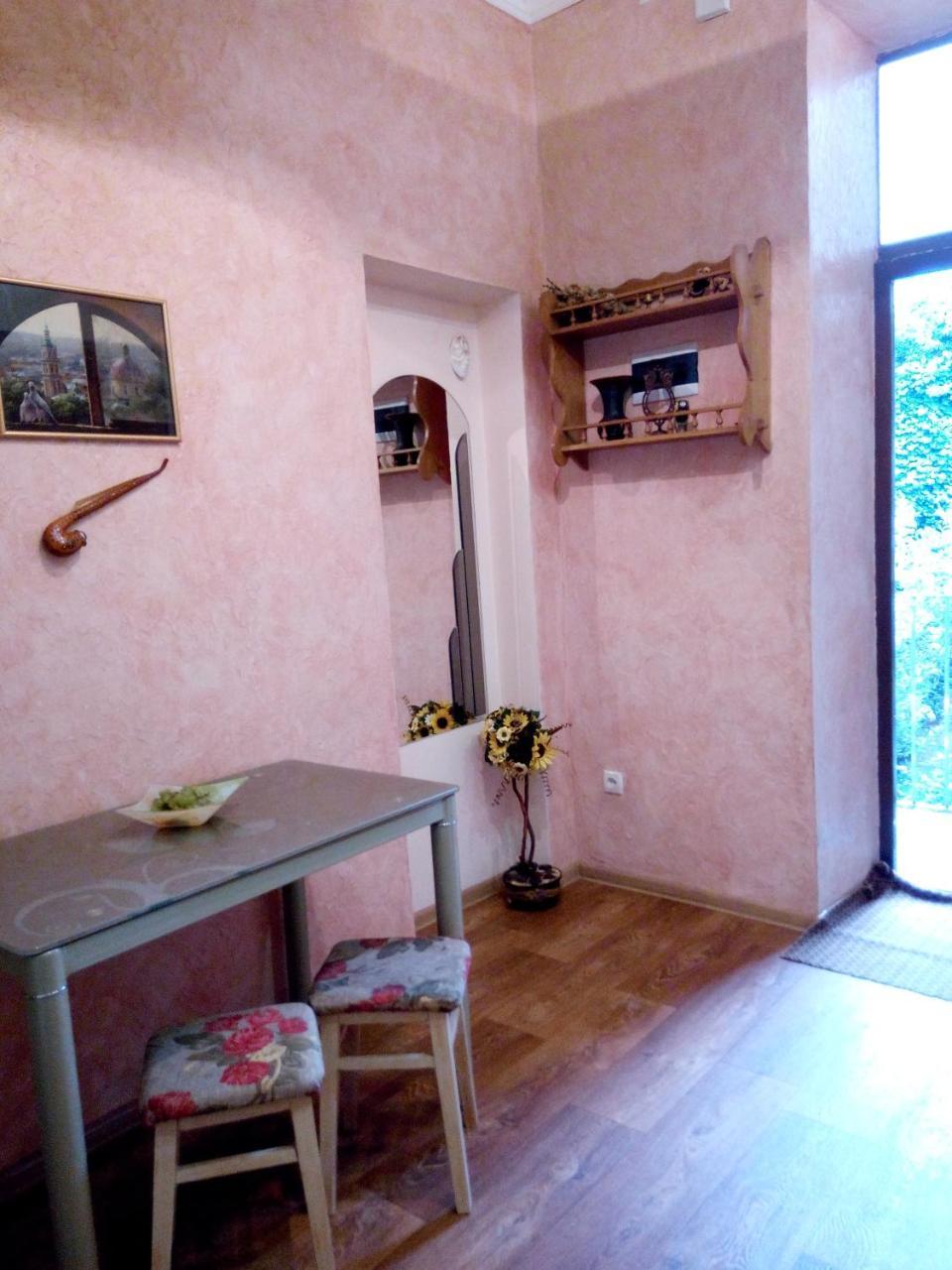 Flat On Sheptytskykh Apartment Lviv Ngoại thất bức ảnh