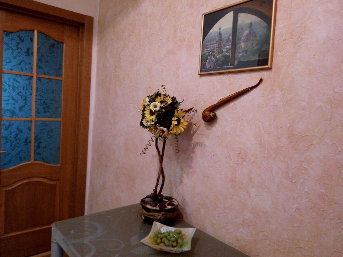 Flat On Sheptytskykh Apartment Lviv Ngoại thất bức ảnh
