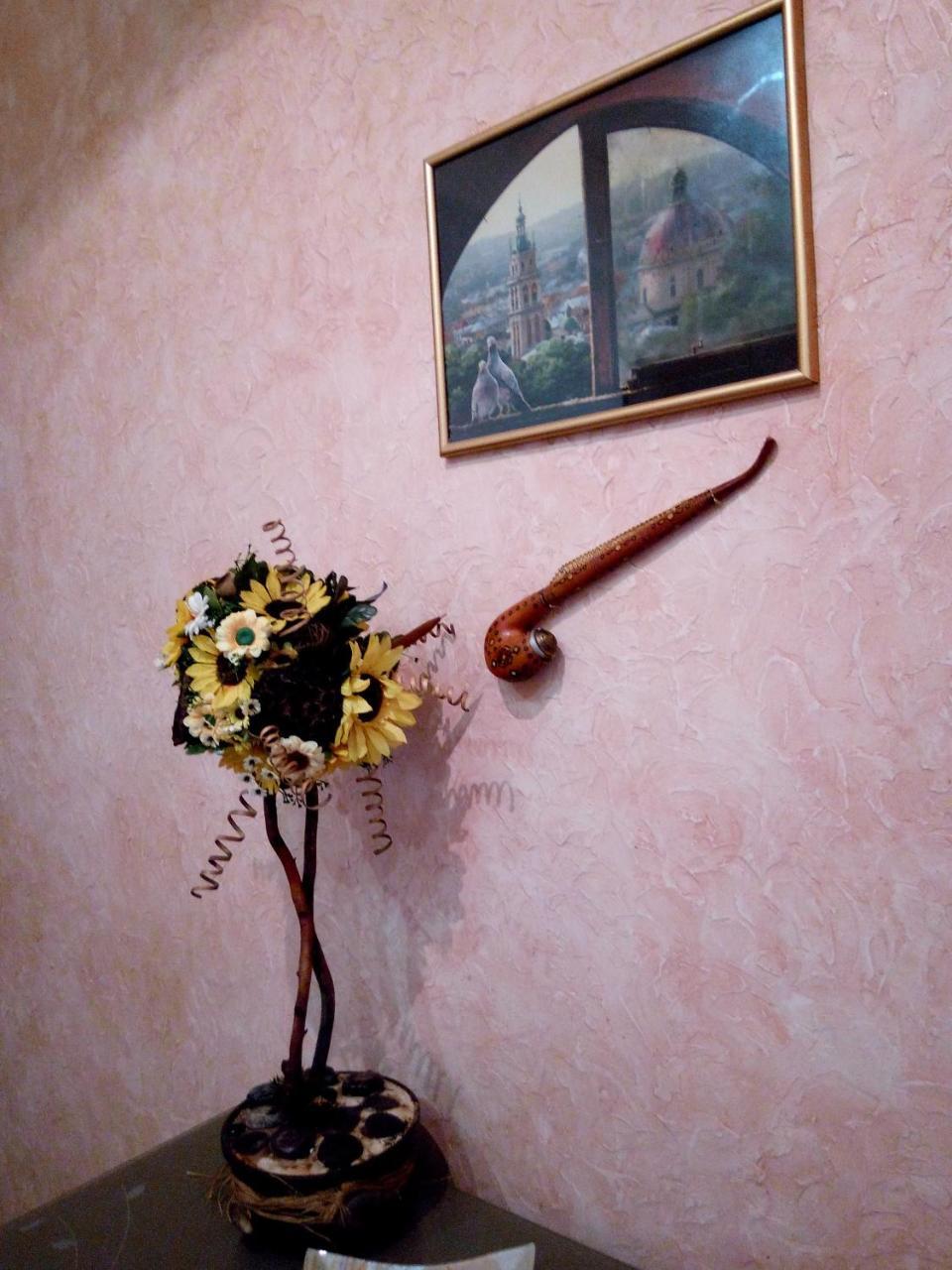 Flat On Sheptytskykh Apartment Lviv Ngoại thất bức ảnh