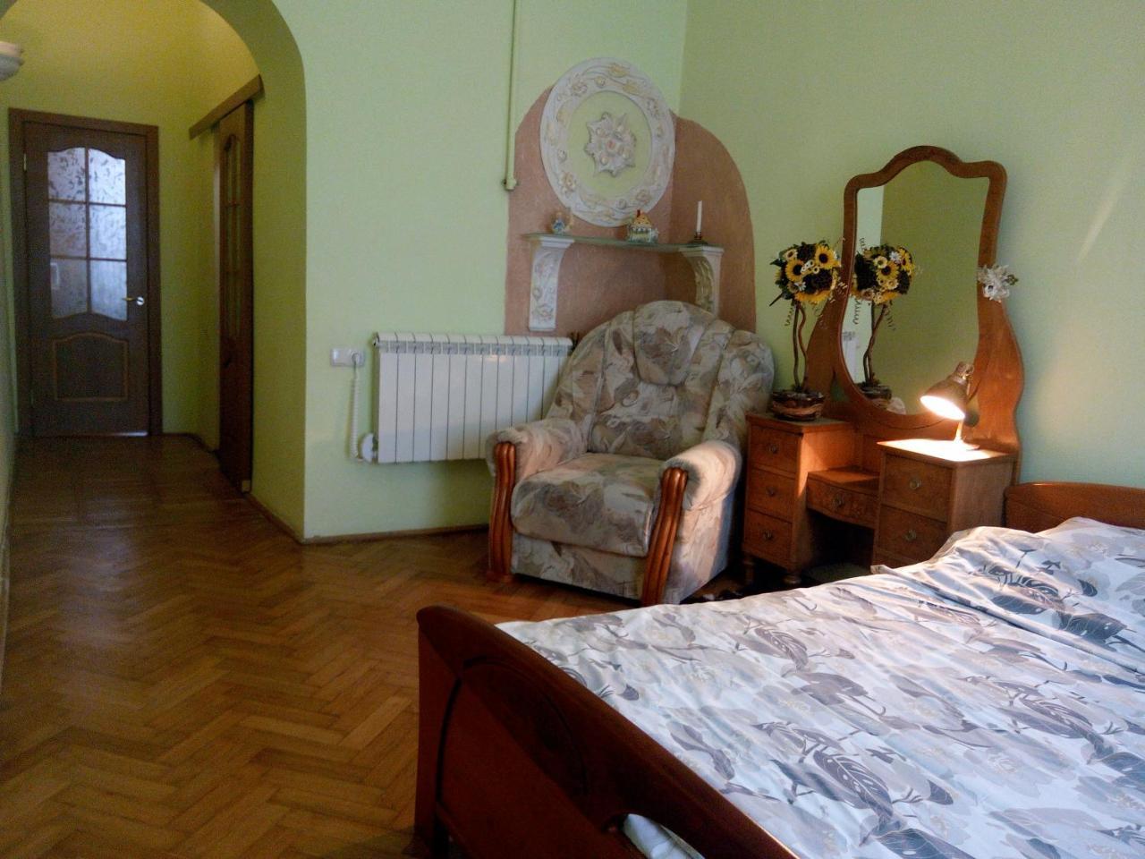 Flat On Sheptytskykh Apartment Lviv Ngoại thất bức ảnh
